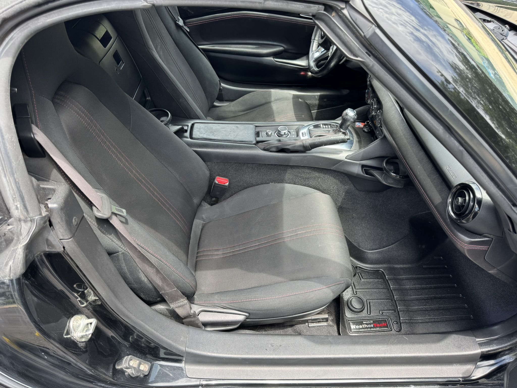 
								2018 Mazda MX-5 Club AT full									